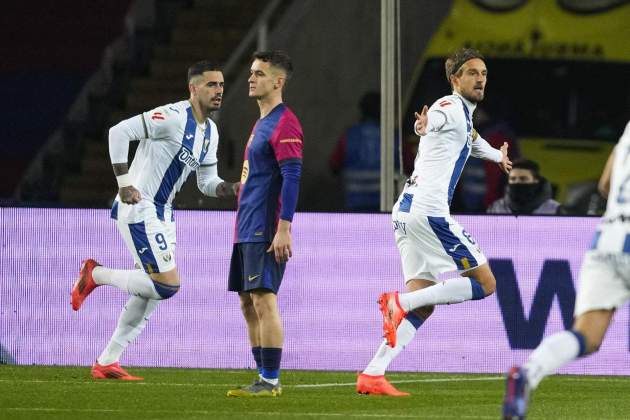 Marc Casadó, decepcionat durant el Barça - Leganés / Foto: EFE