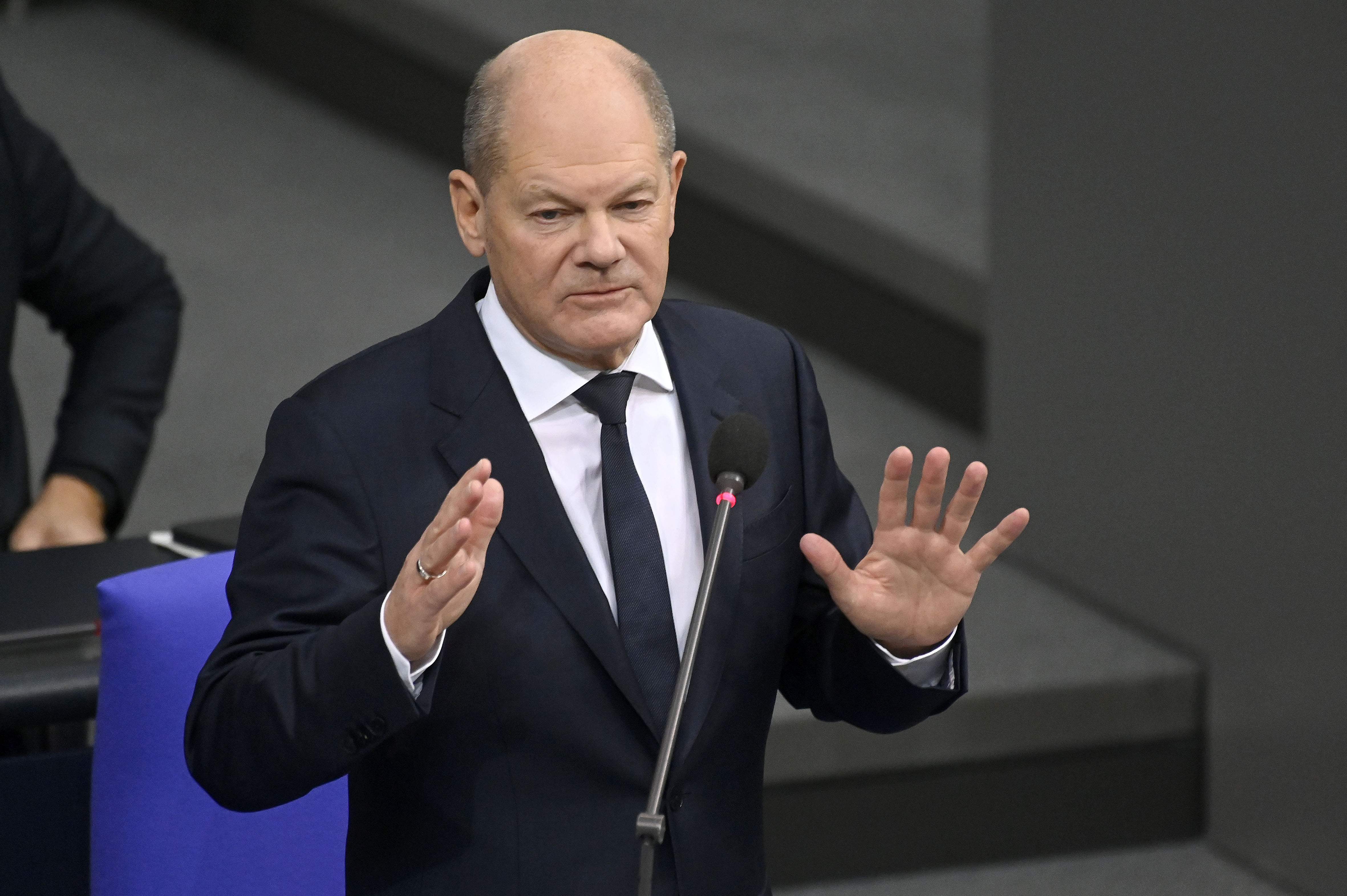 ¿Cómo ha llegado el canciller alemán Olaf Scholz a someterse a una cuestión de confianza?