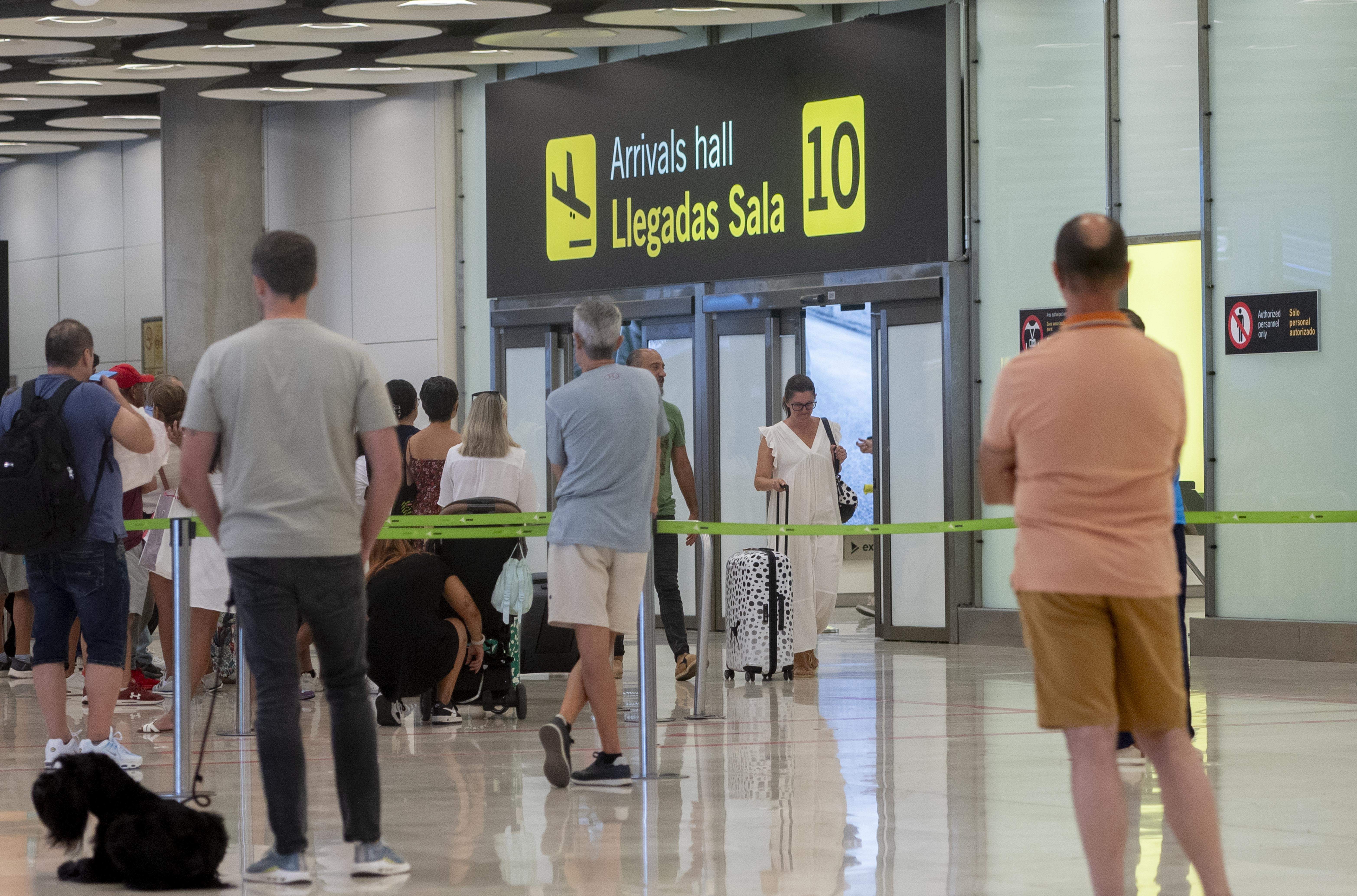 Alertan de la desaparición de un bulto radiactivo muy peligroso en el aeropuerto de Madrid