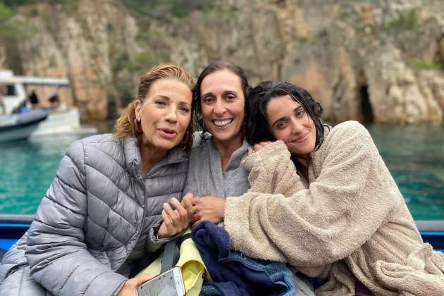 Emma Vilarassau, Clara Segura i Macarena García a Casa en flames / Instagram