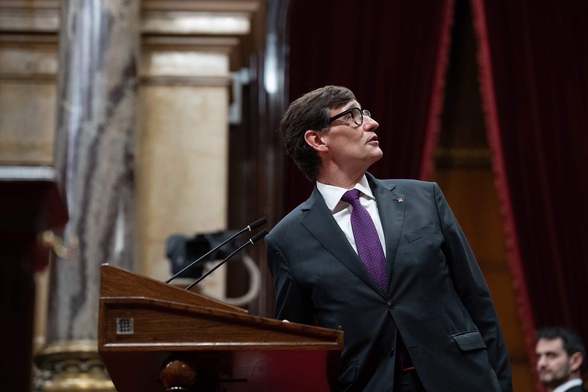 Aproves que Salvador Illa parli en castellà al Parlament?