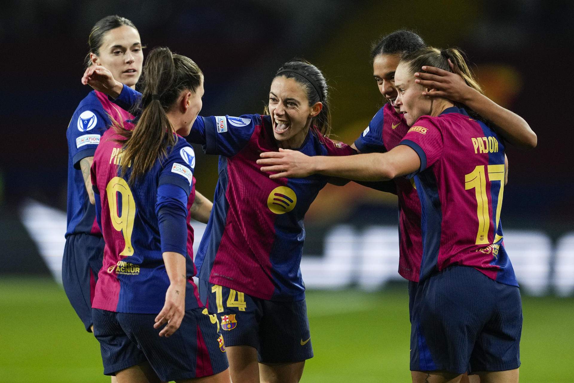 El Barça atropella el Manchester City (3-0) i passa com a primer als quarts de la Champions femenina