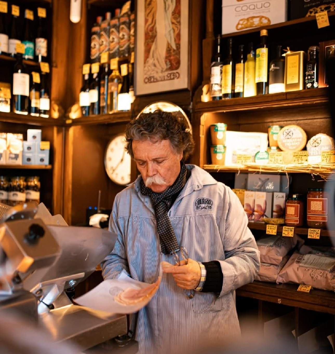 El restaurante de cocina catalana dentro de una tienda de productos gourmet