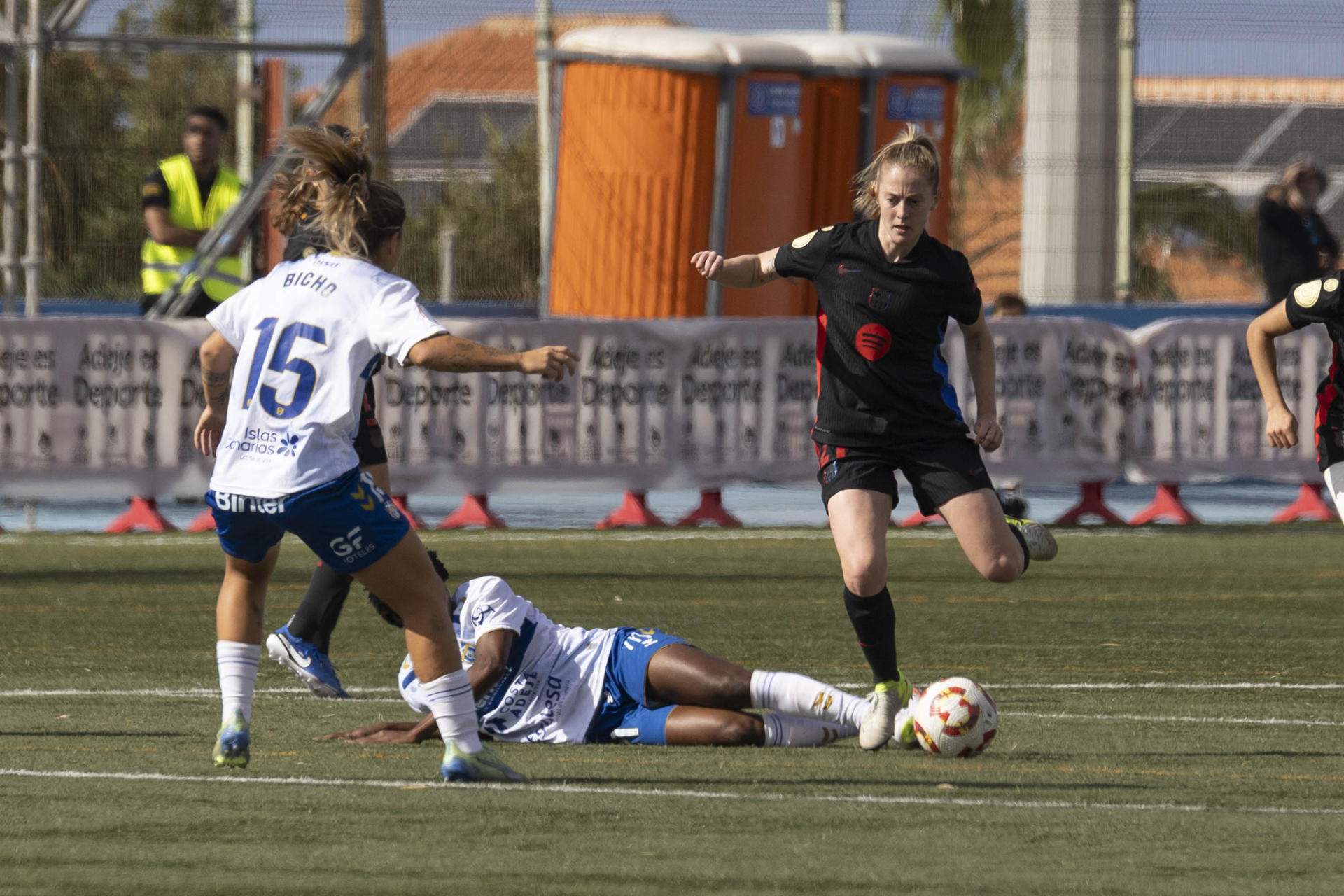 El Barça despide el año clasificándose para los cuartos de final de la Copa de la Reina (2-6)