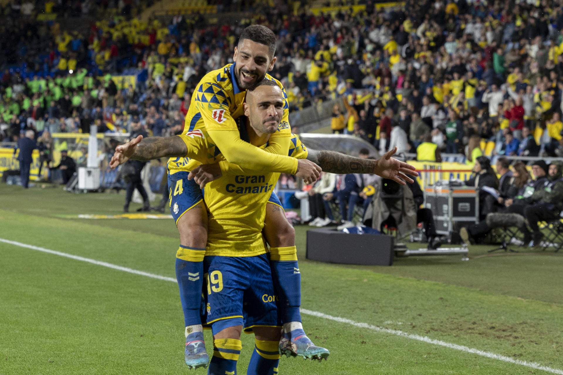 Una genialidad de Sandro le da el triunfo al Las Palmas (1-0) contra un Espanyol que sigue en descenso