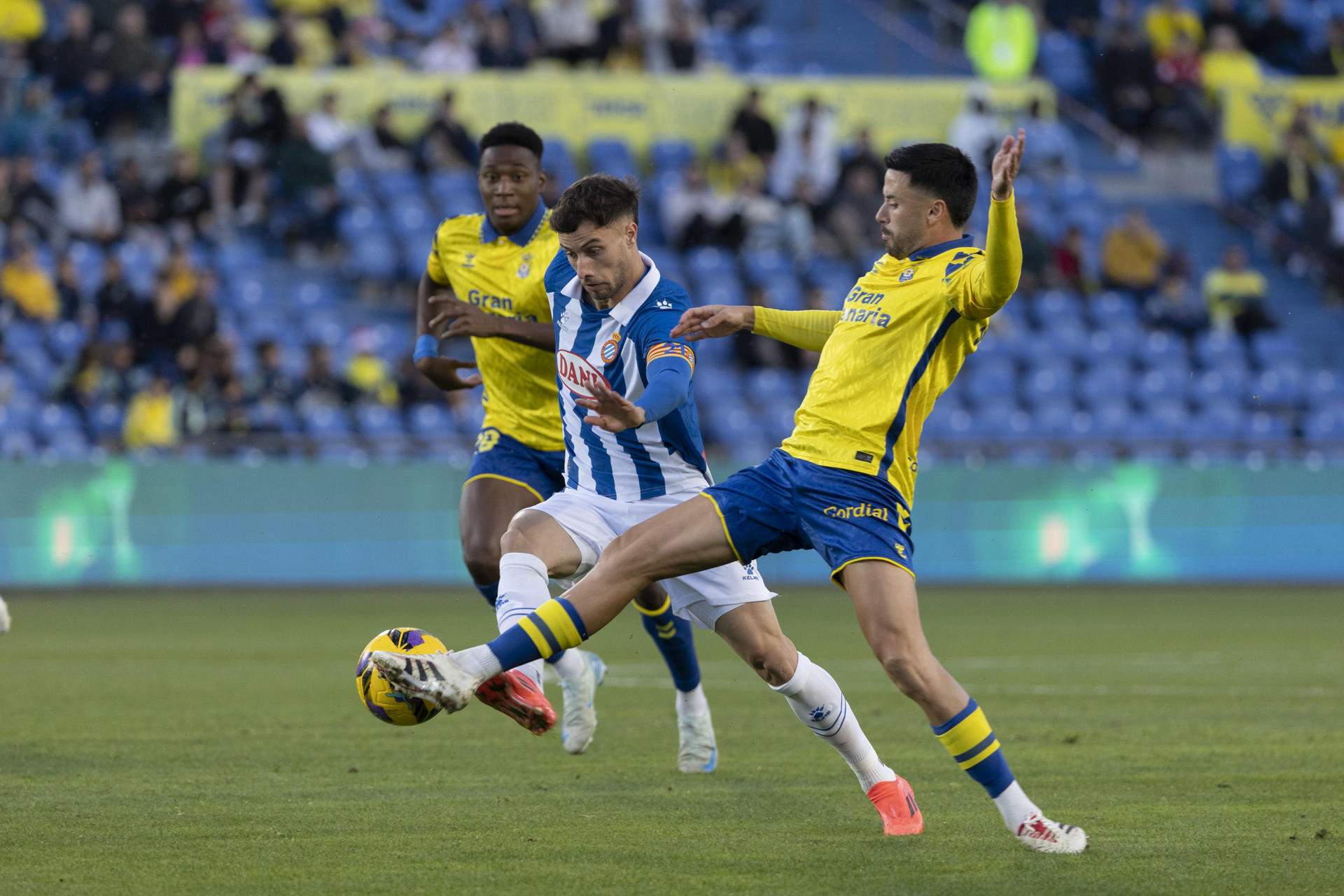 Javi Puado comunica al Espanyol que jugará en el Sevilla