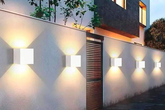 Llum LED de paret amb aplics per a exteriors i interiors