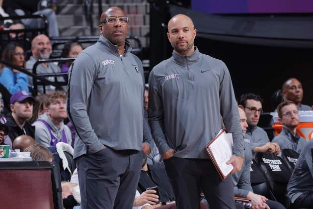 Mike Brown Jordi Fernández / Foto: @NBAspain