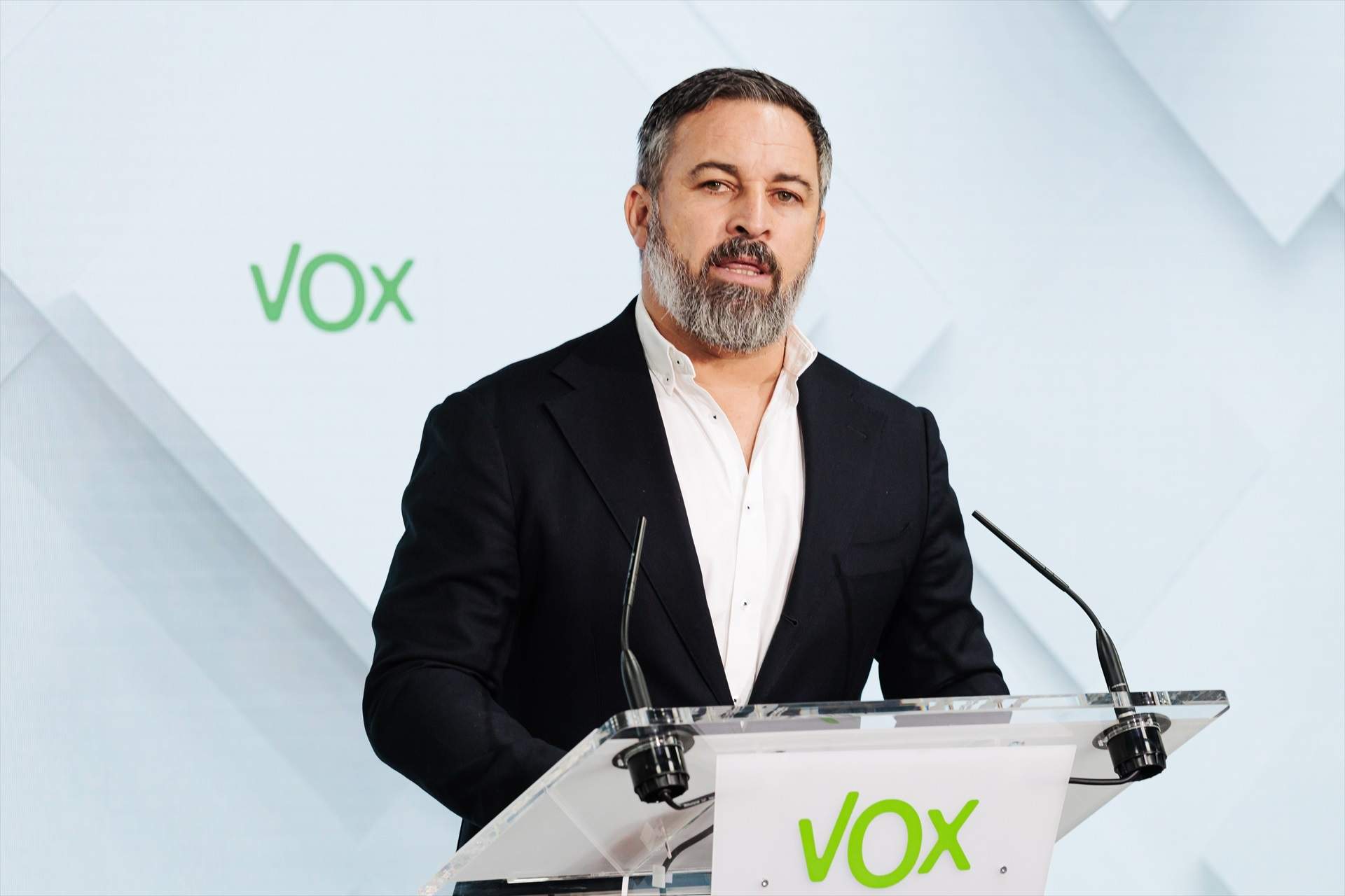 Buena parte de la cúpula de Vox oculta sobresueldos en sus declaraciones de bienes