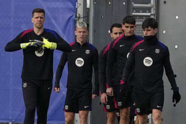 Dani Olmo i Pau Victor durant un entrenament del Barça / Foto: EFE