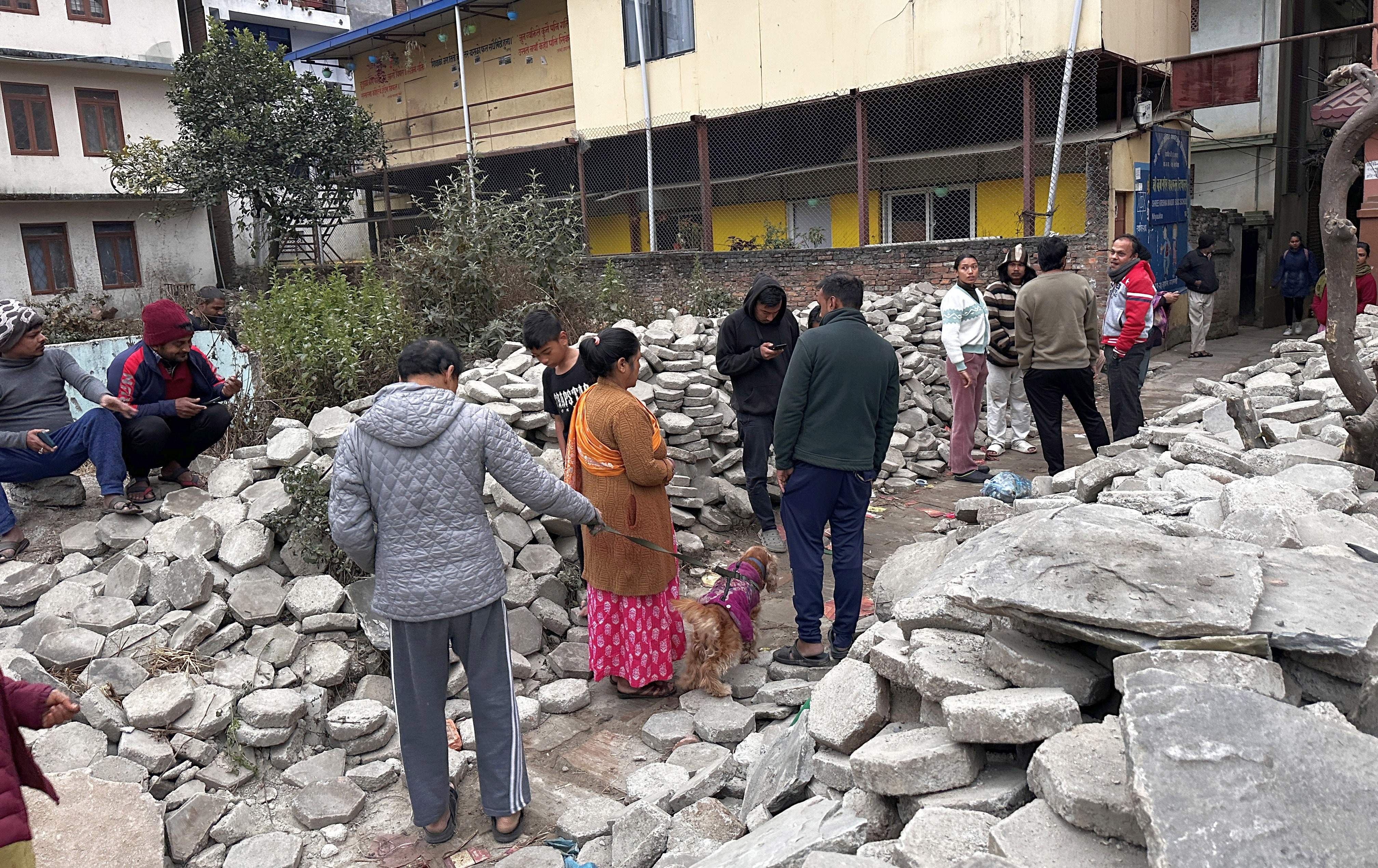 Un terratrèmol de 6,8 graus colpeja el Tibet i provoca almenys 126 morts