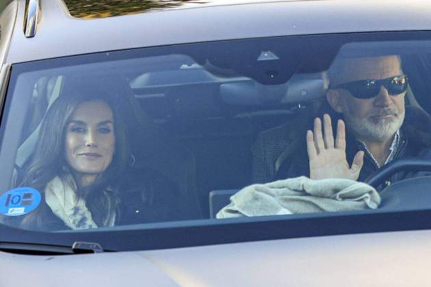 Felipe y Letizia llegan a casa de Jesus Ortiz