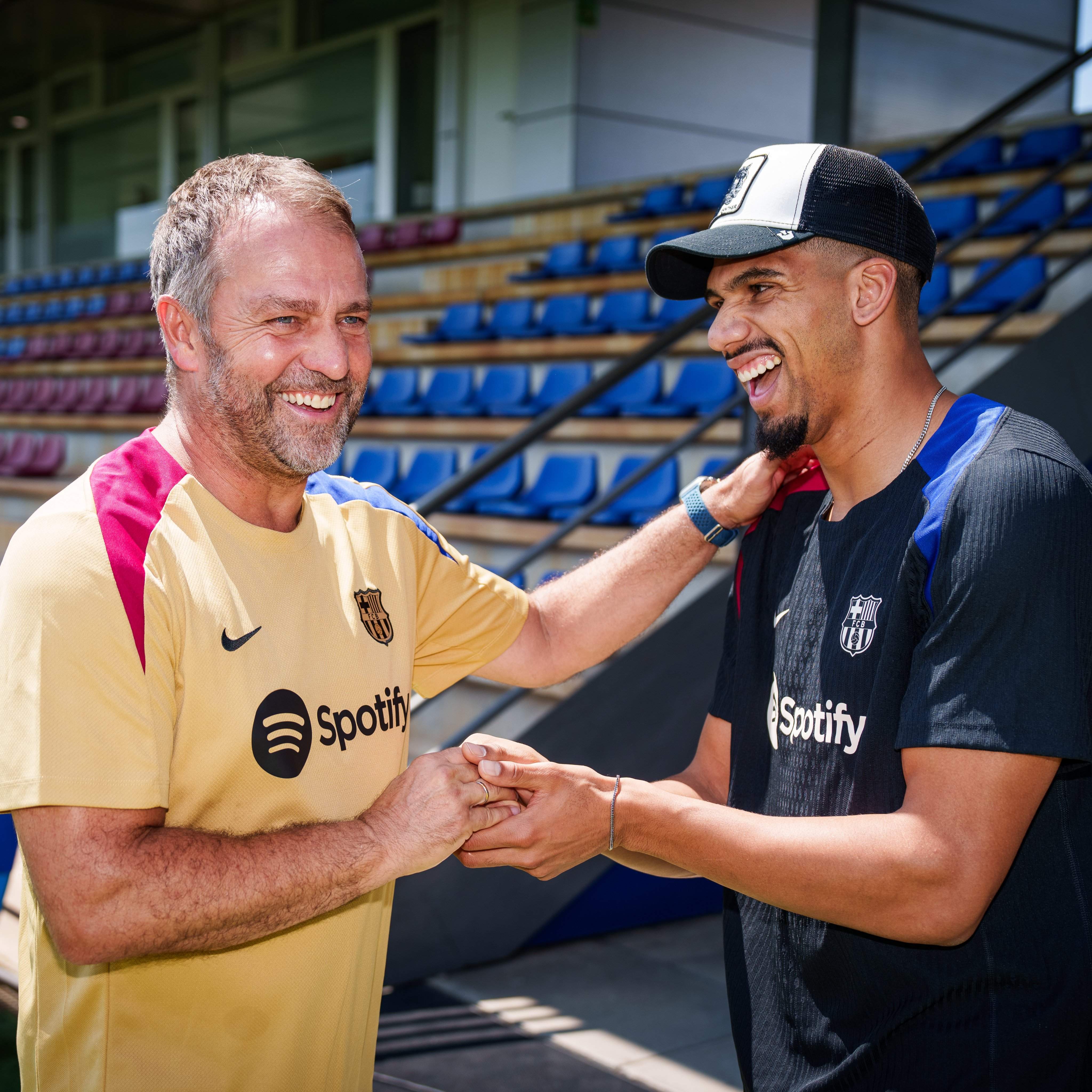 Flick pone nombre al recambio de Araujo y es un fichaje para el Barça