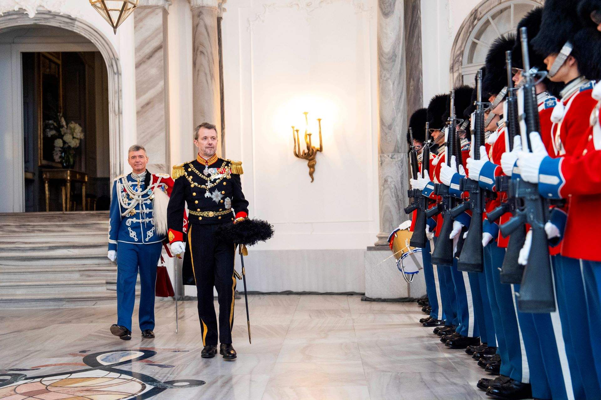 ¿Por qué el rey de Dinamarca ha cambiado el escudo de armas del país en plena polémica por Groenlandia?