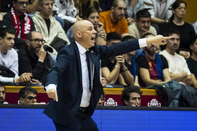 Joan Peñarroya, desesperado durante un partido del Barça de baloncesto / Foto: EFE