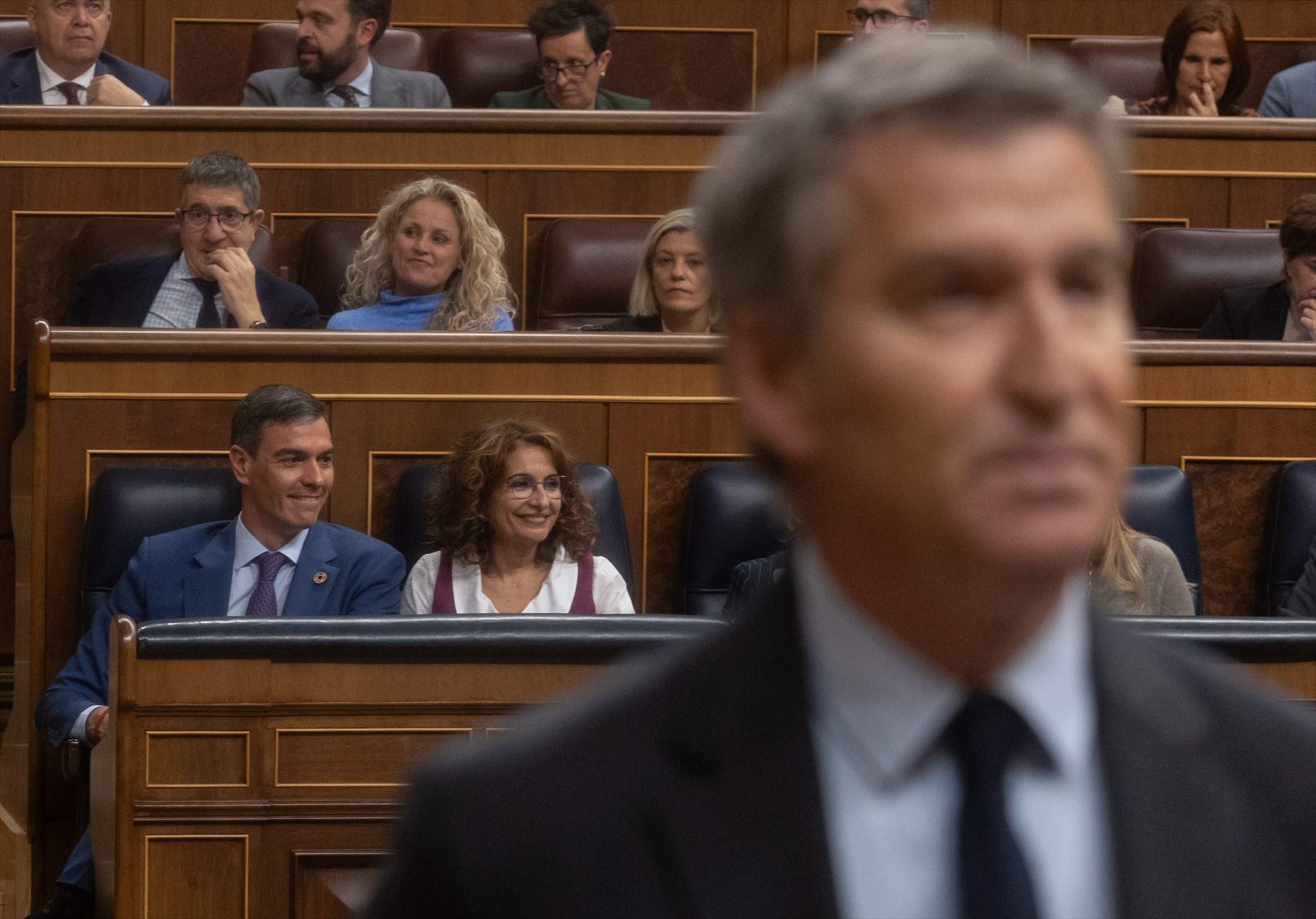 El CIS revierte la tendencia a la baja del PSOE, que amplía a más de cinco puntos la ventaja sobre el PP