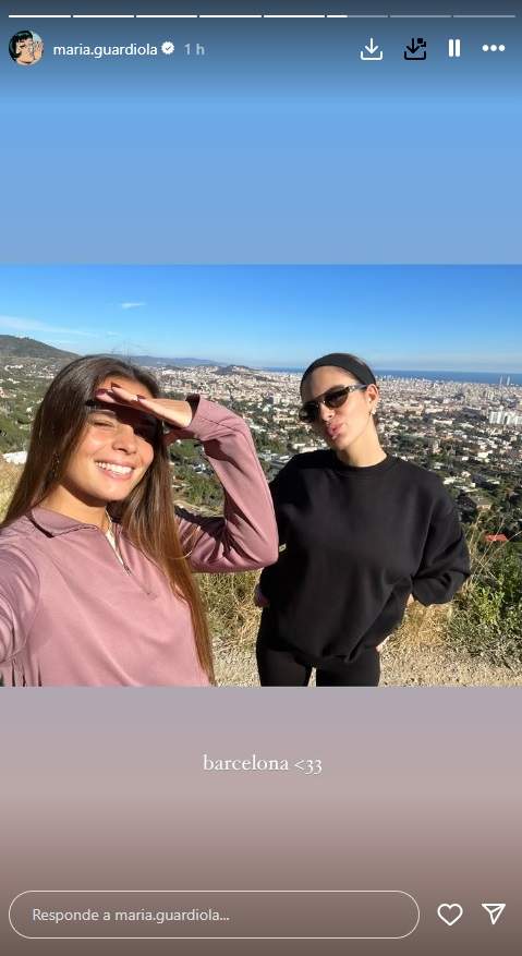 Maria Guardiola en Barcelona con una amiga