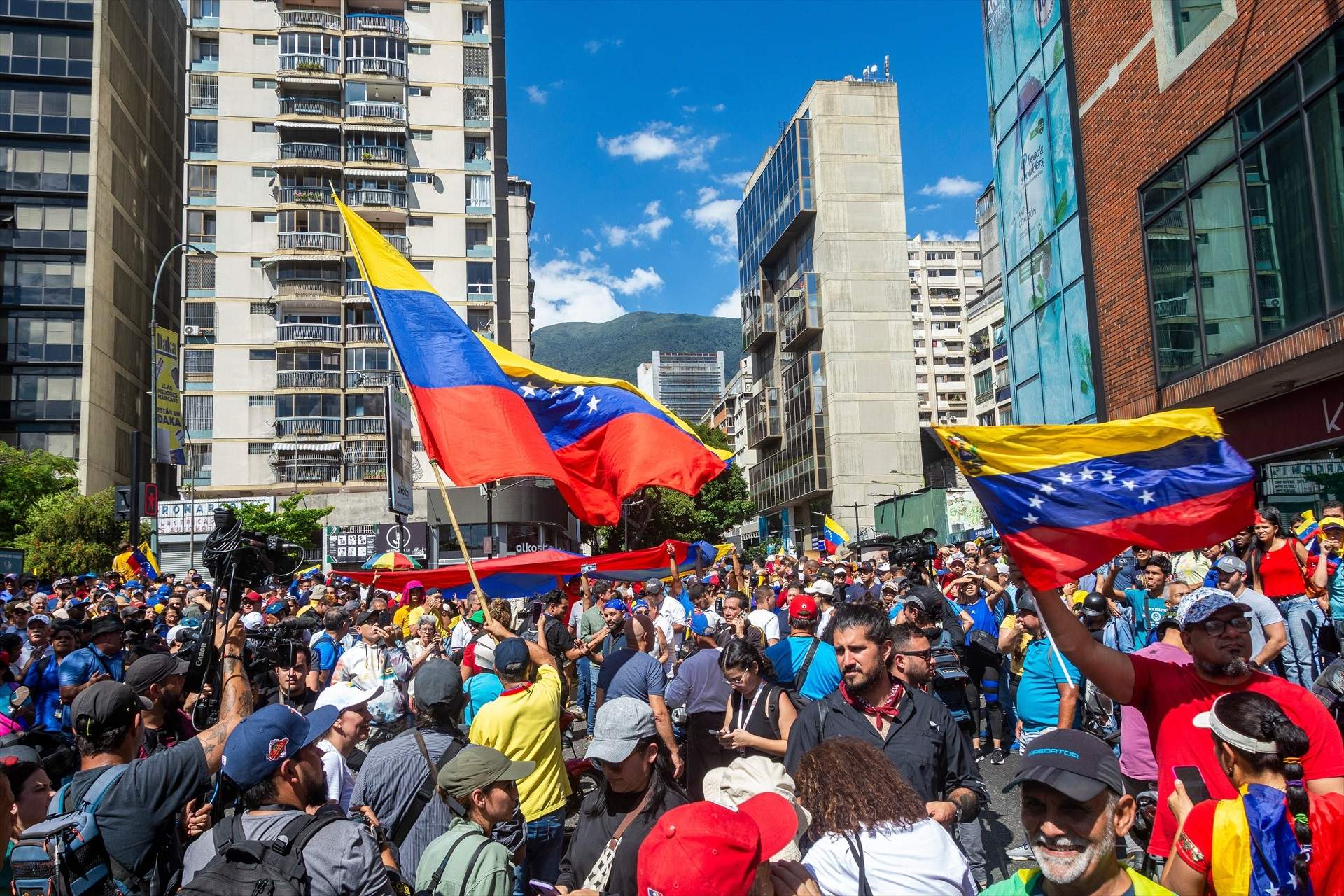 ¿Venezuela, y ahora qué? La oposición y los expertos ven una rebelión como única salida