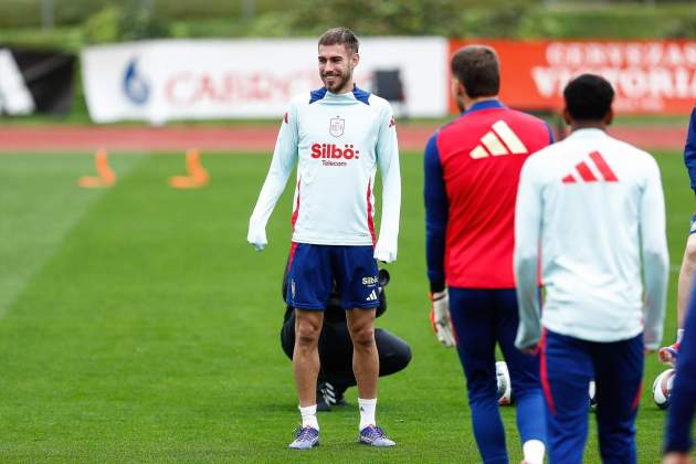 Òscar Mingueza entrenamiento selección española España / Foto: Europa Press