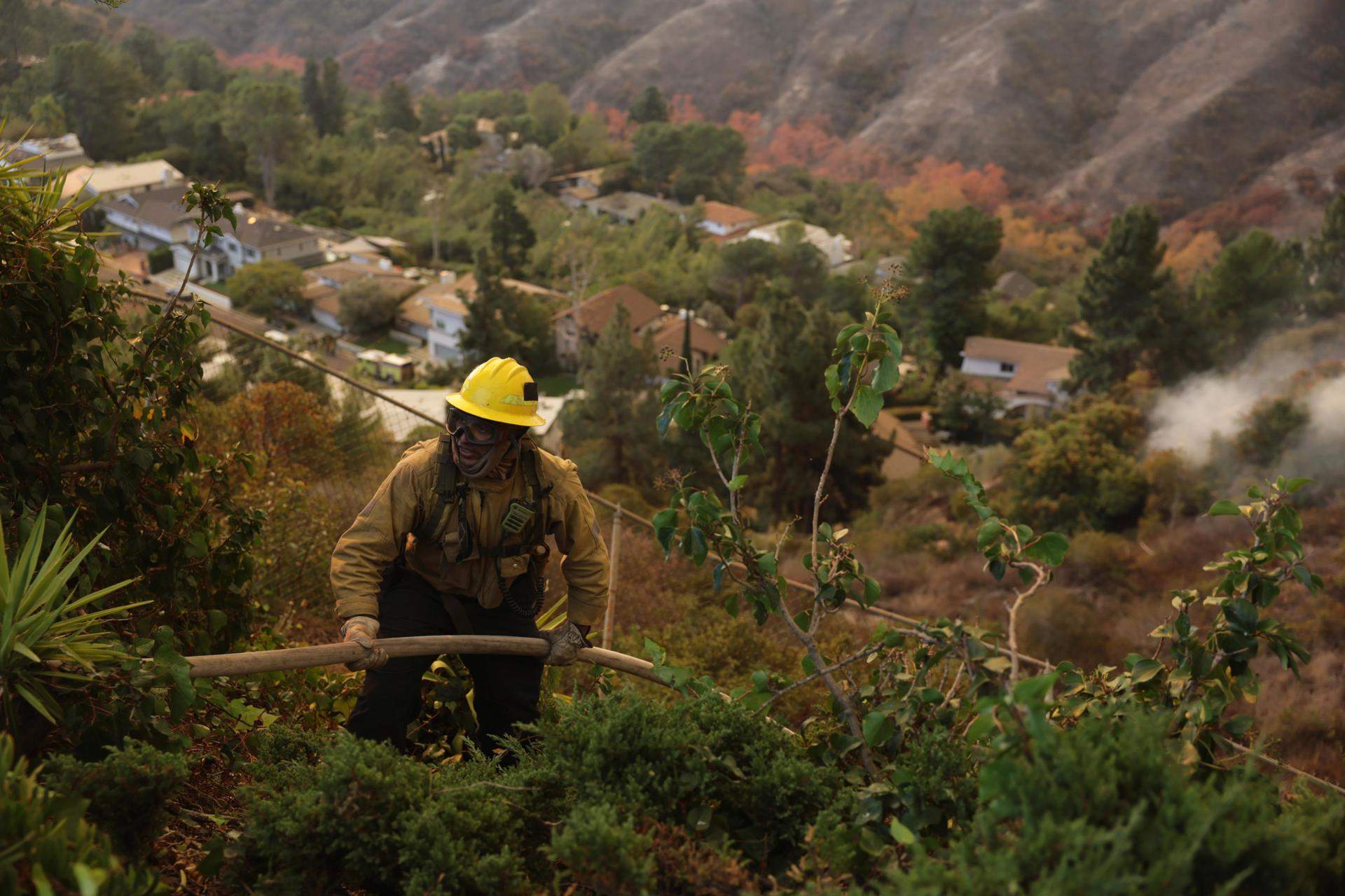 El viento no da tregua a Los Ángeles: se aproximan horas difíciles mientras se eleva a 24 el número de muertos