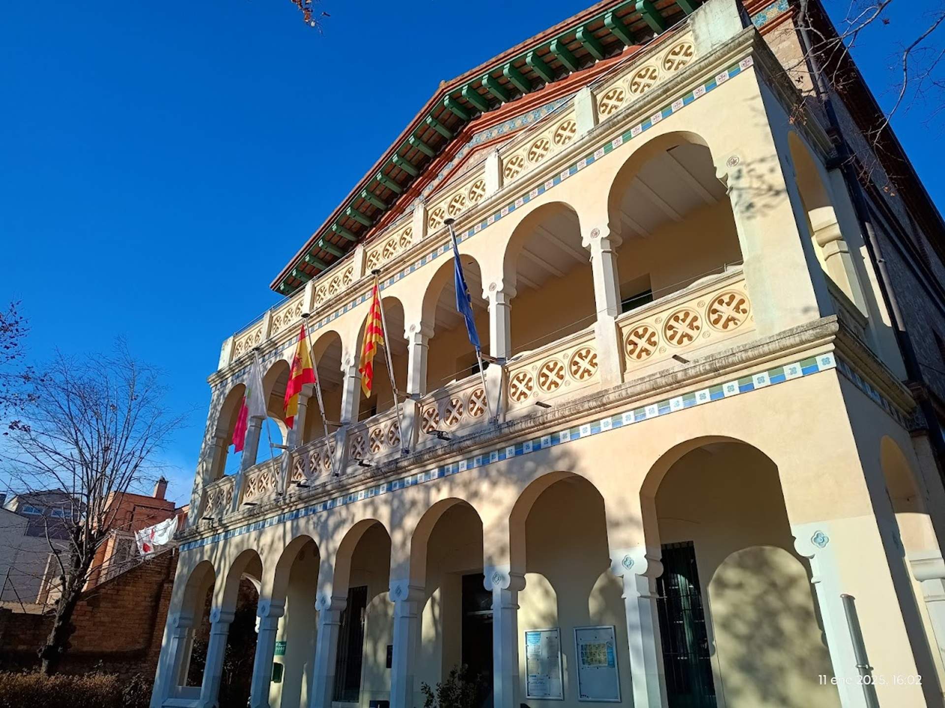 El Ayuntamiento de Begues obligado a retirar la estelada del balcón por una denuncia de Impulso Ciudadano