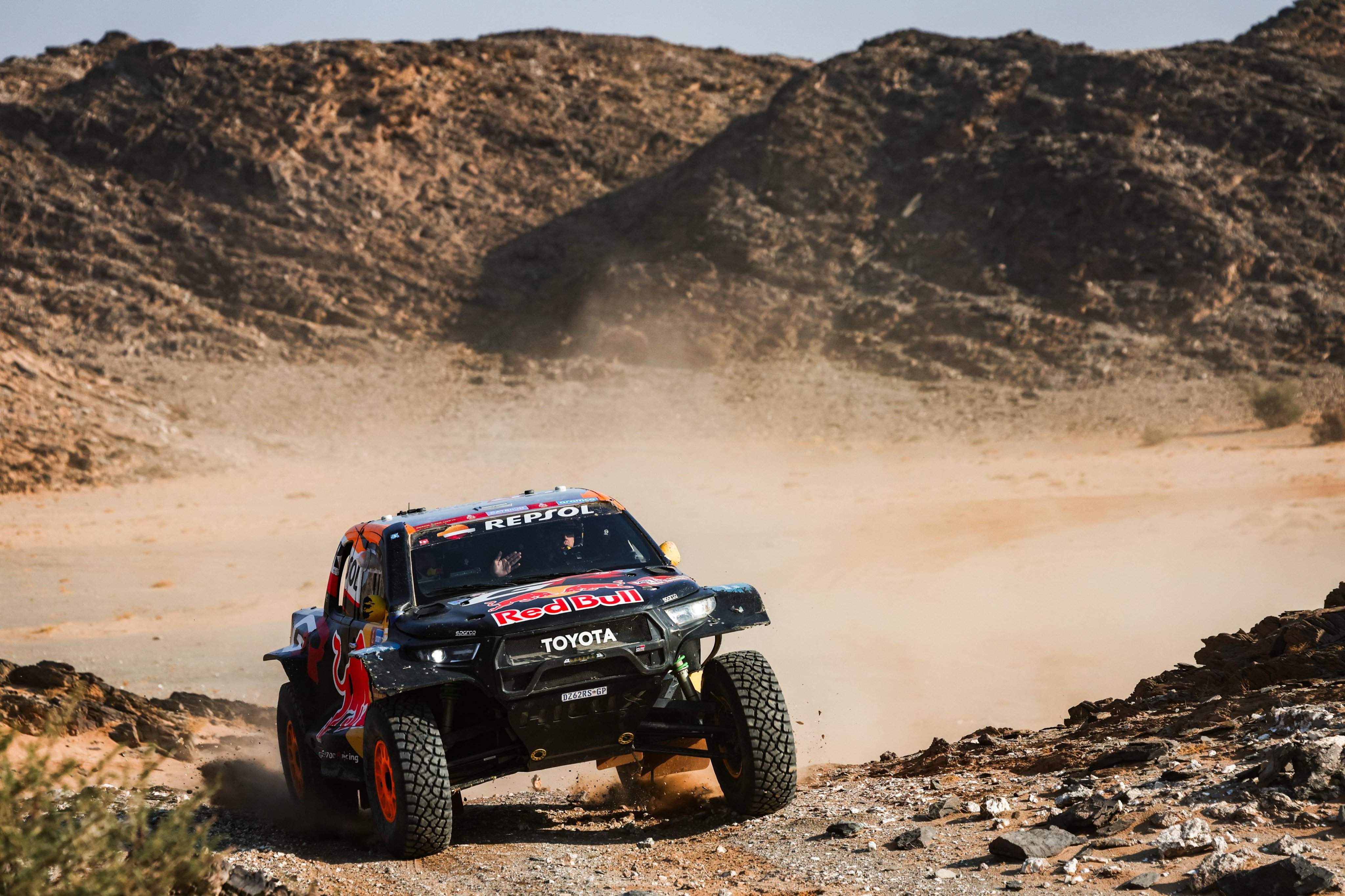 Schareina recorta distancias y Al-Attiyah se queda prácticamente sin opciones de ganar el Dakar