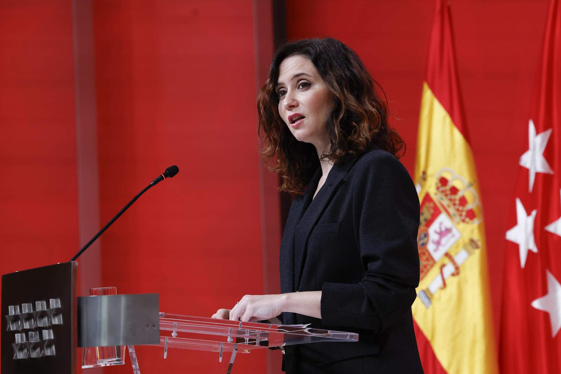 Ayuso portarà als tribunals i a la UE l’acord entre Junts i el PSOE sobre menors migrants