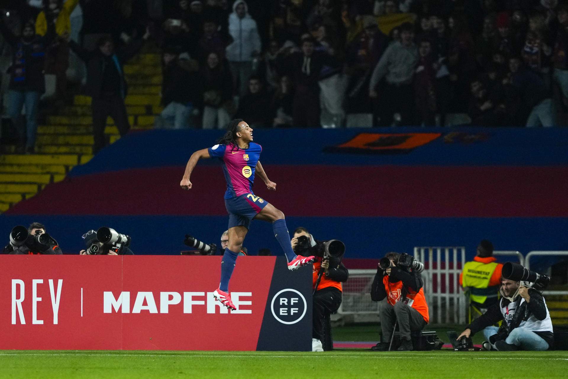 El Chelsea demana preu al Barça per Jules Koundé i Marc Casadó