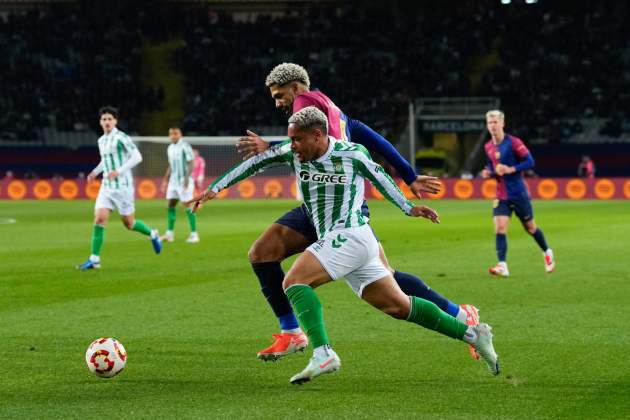 Vitor Roque, Araujo, Barça-Betis, Copa del Rei / Foto: EFE