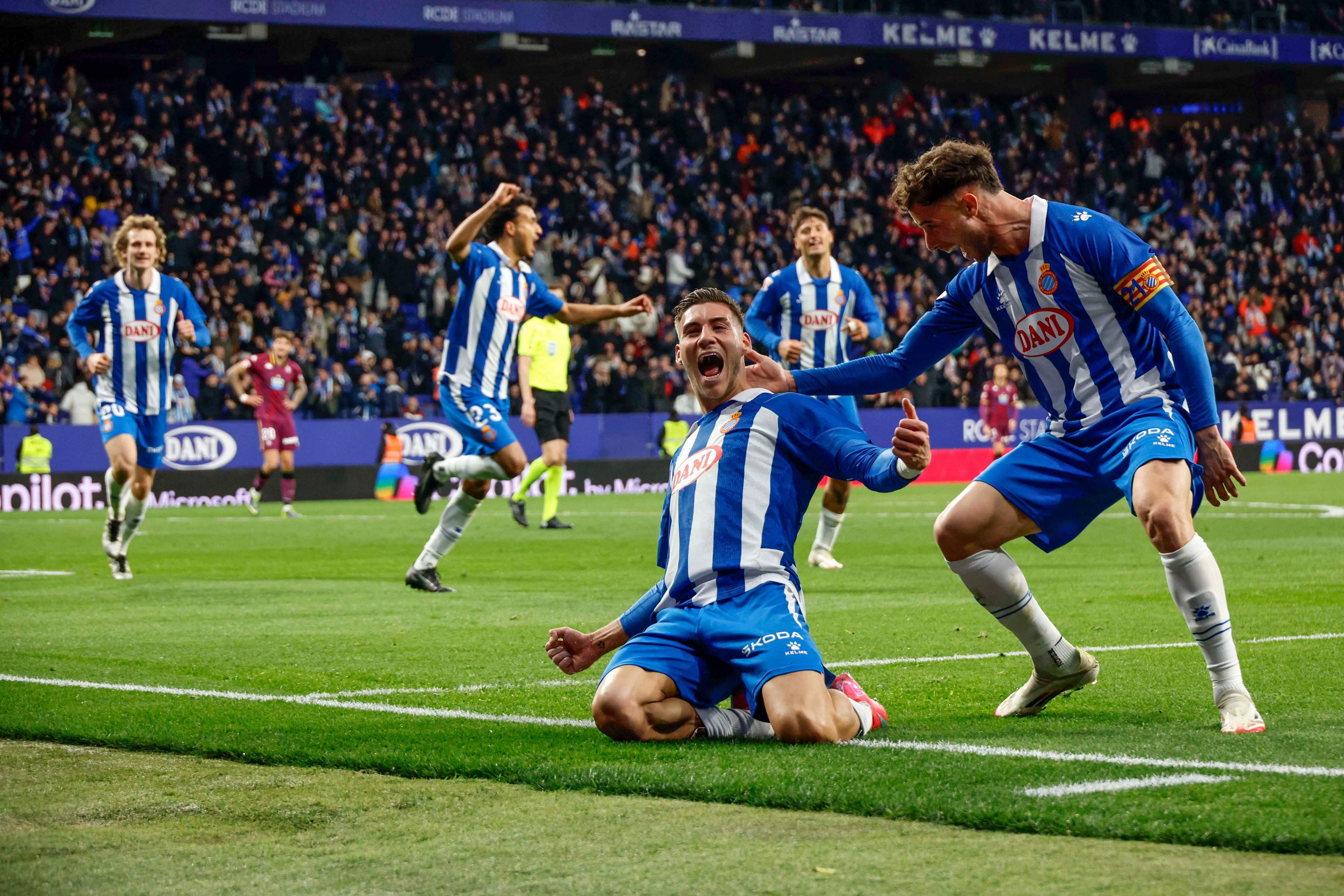 Roberto Fernández gol debut Espanyol Valladolid / Foto: @RCDEspanyol