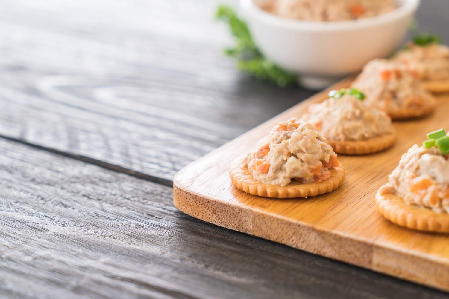 Com fer paté de tonyina casolà per a un sopar ràpid de pica-pica