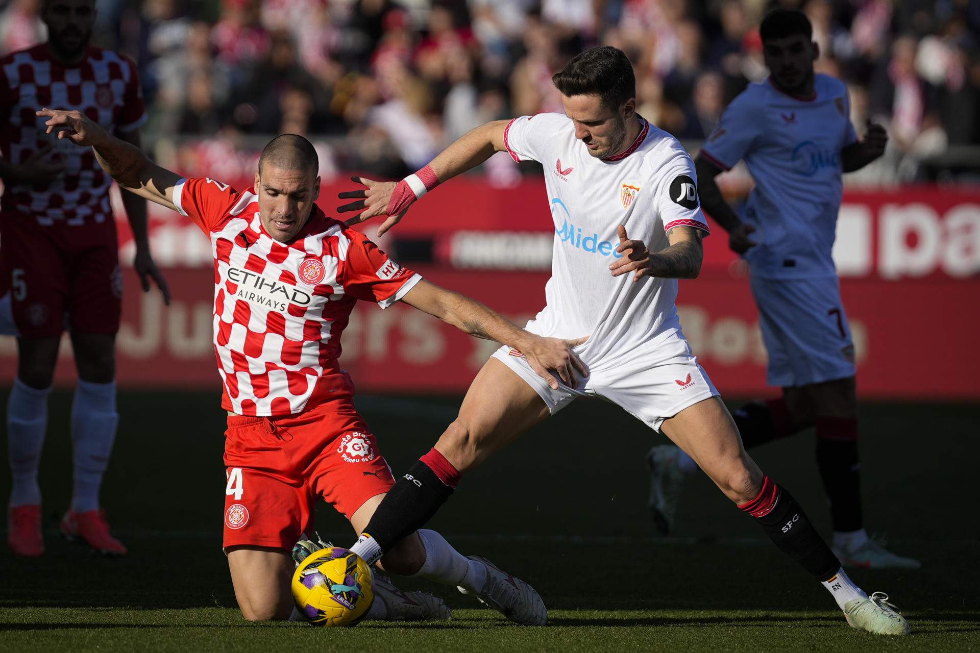 Un Girona tierno se desploma contra el Sevilla (1-2) y da un paso en falso en la lucha por Europa