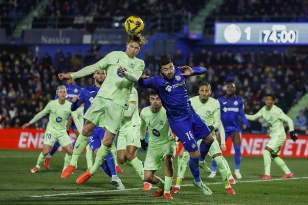 Frenkie de Jong despeje Getafe / Foto: EFE