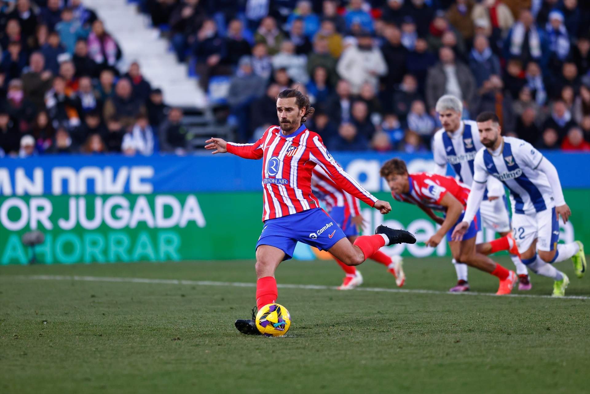 Diego Simeone ja prepara el recanvi de Griezmann per acompanyar Julián Álvarez