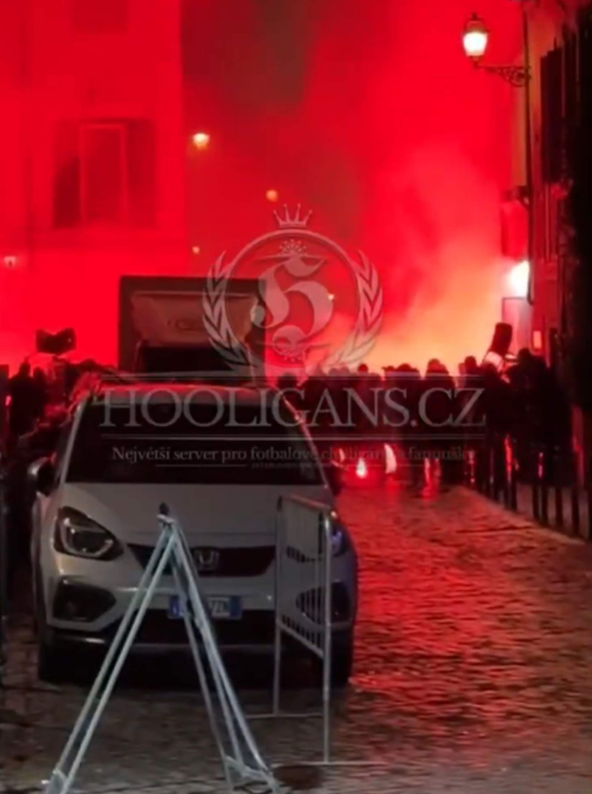 Batalla campal entre los 'ultras' de la Real Sociedad y los de la Lazio en Roma