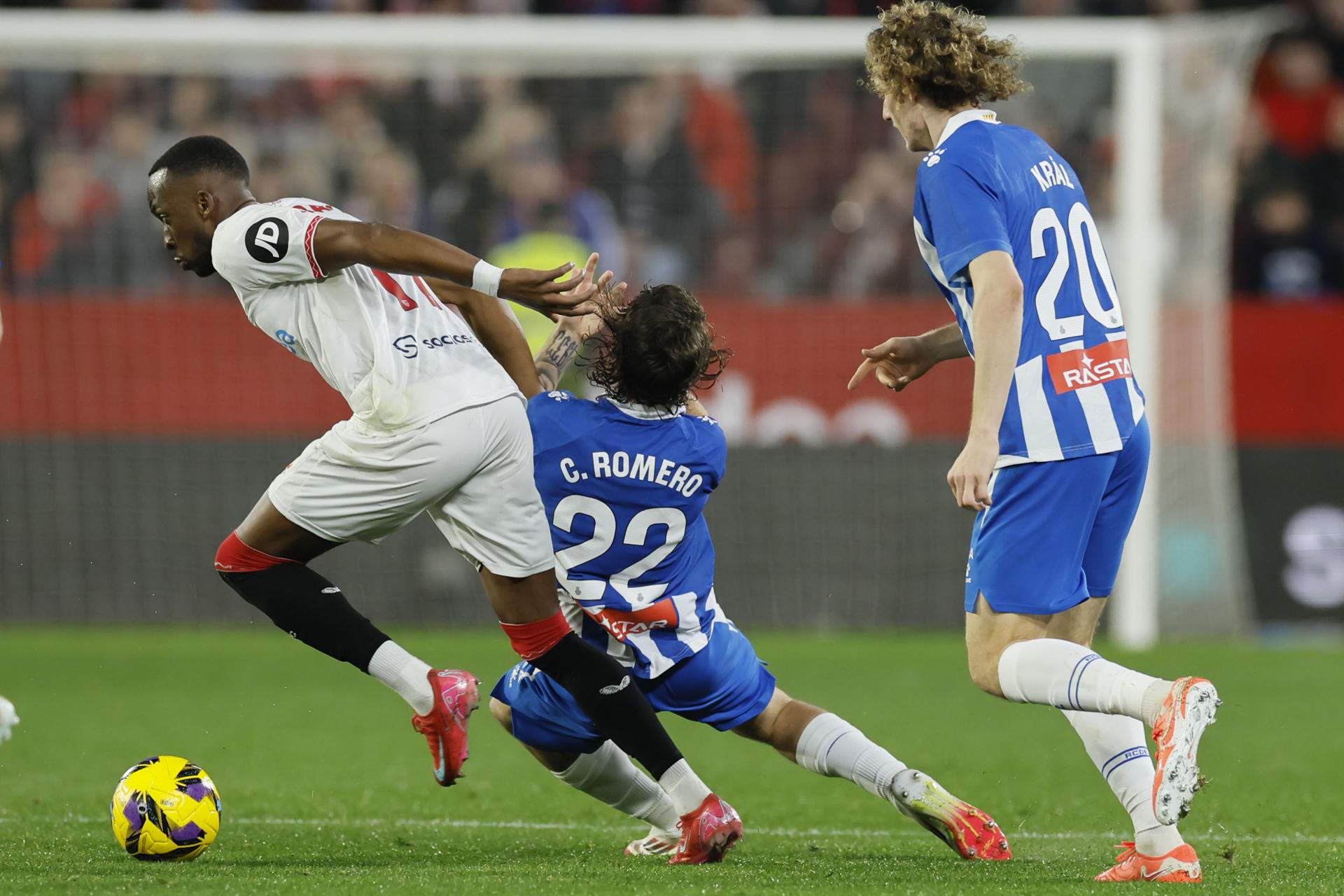 El Espanyol suma un punto contra el Sevilla (1-1) pero se mantiene en la zona de descenso