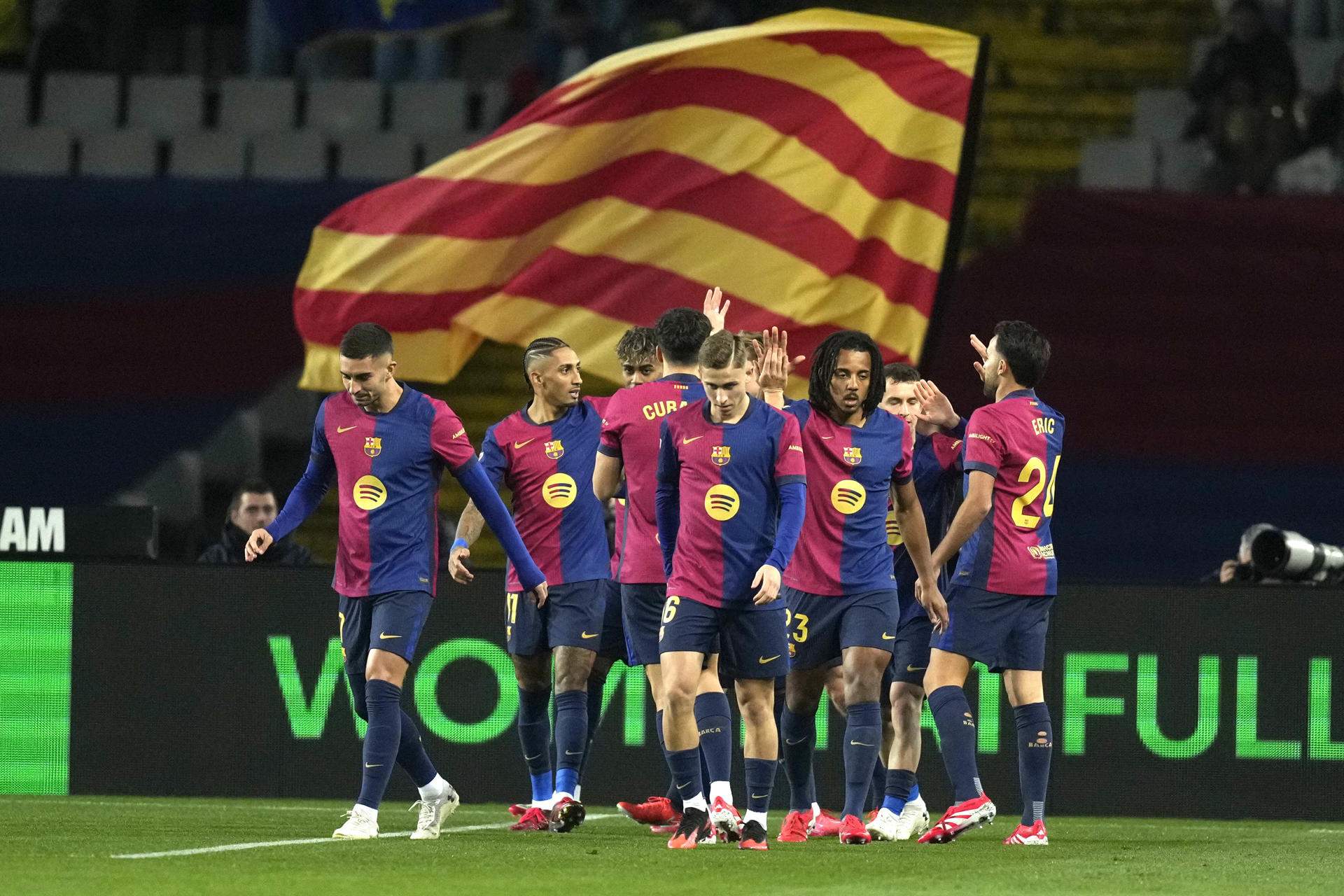 Un Barça voraç no té pietat del València i ja pensa en la Champions (7-1)