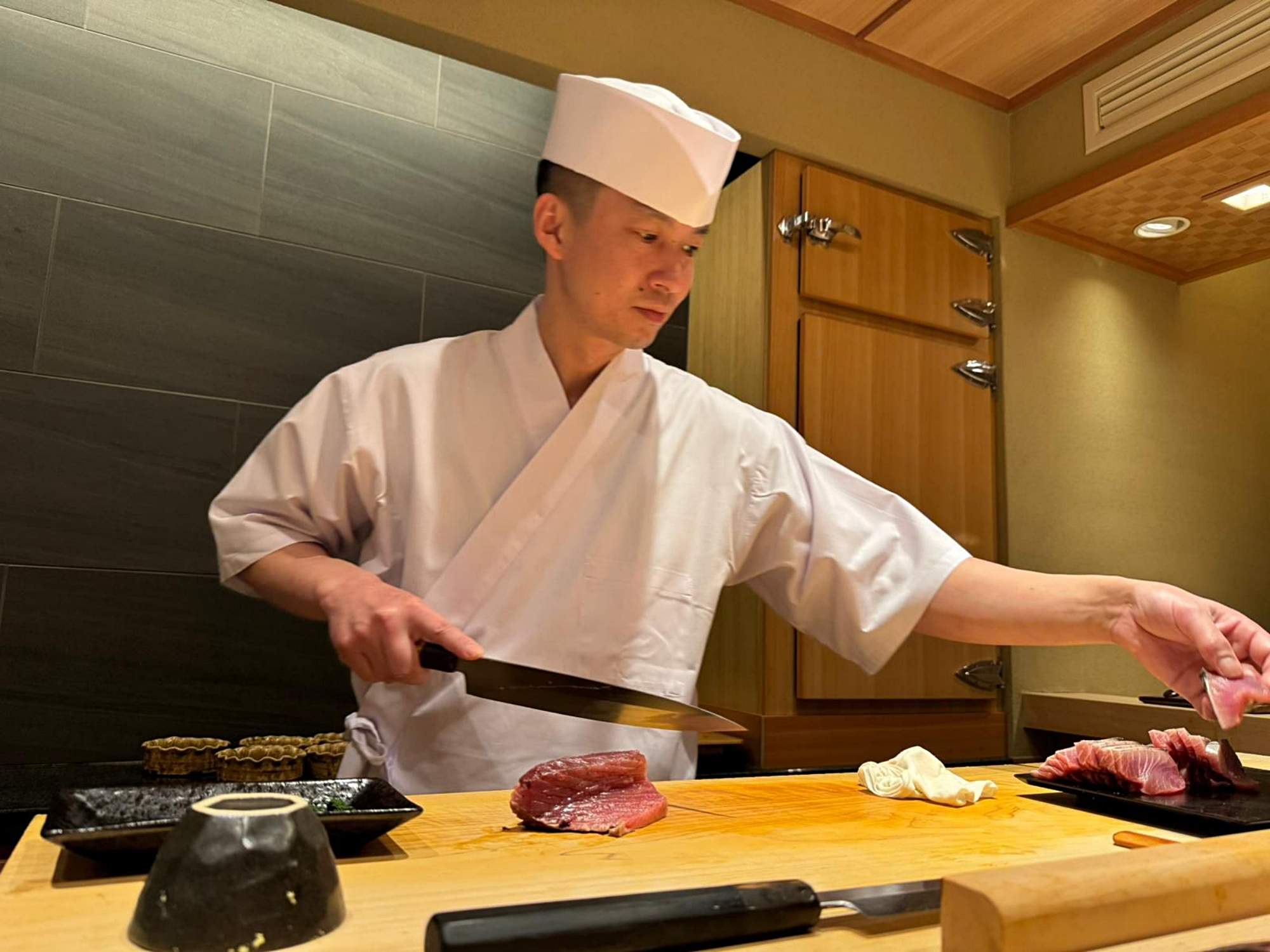 Un omakase en la zona cero: la locura de Koichi Shinohara en un tercer piso de Tokio