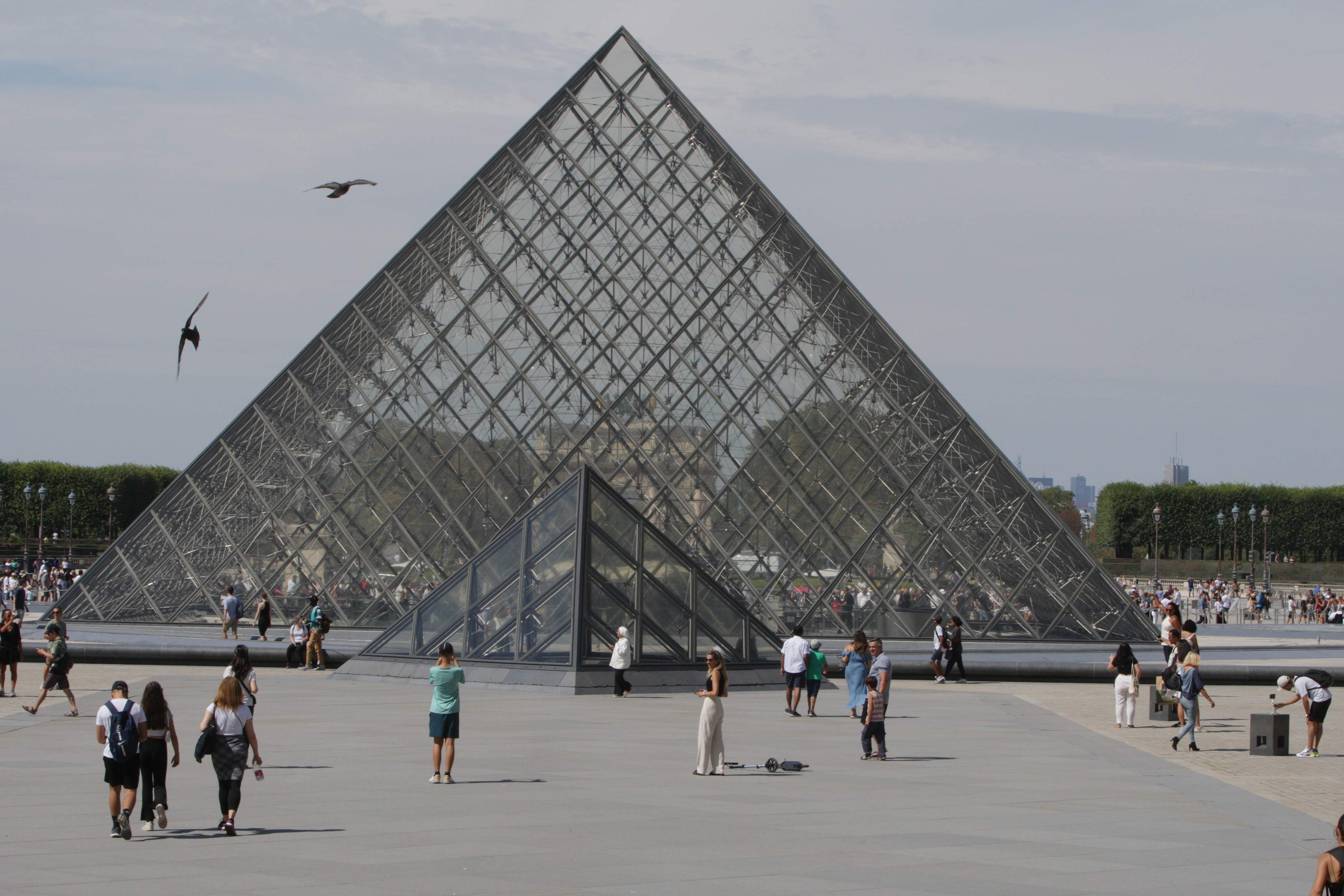 Revolució a un Louvre que cau a trossos: aquest és el futur de 'La Gioconda'