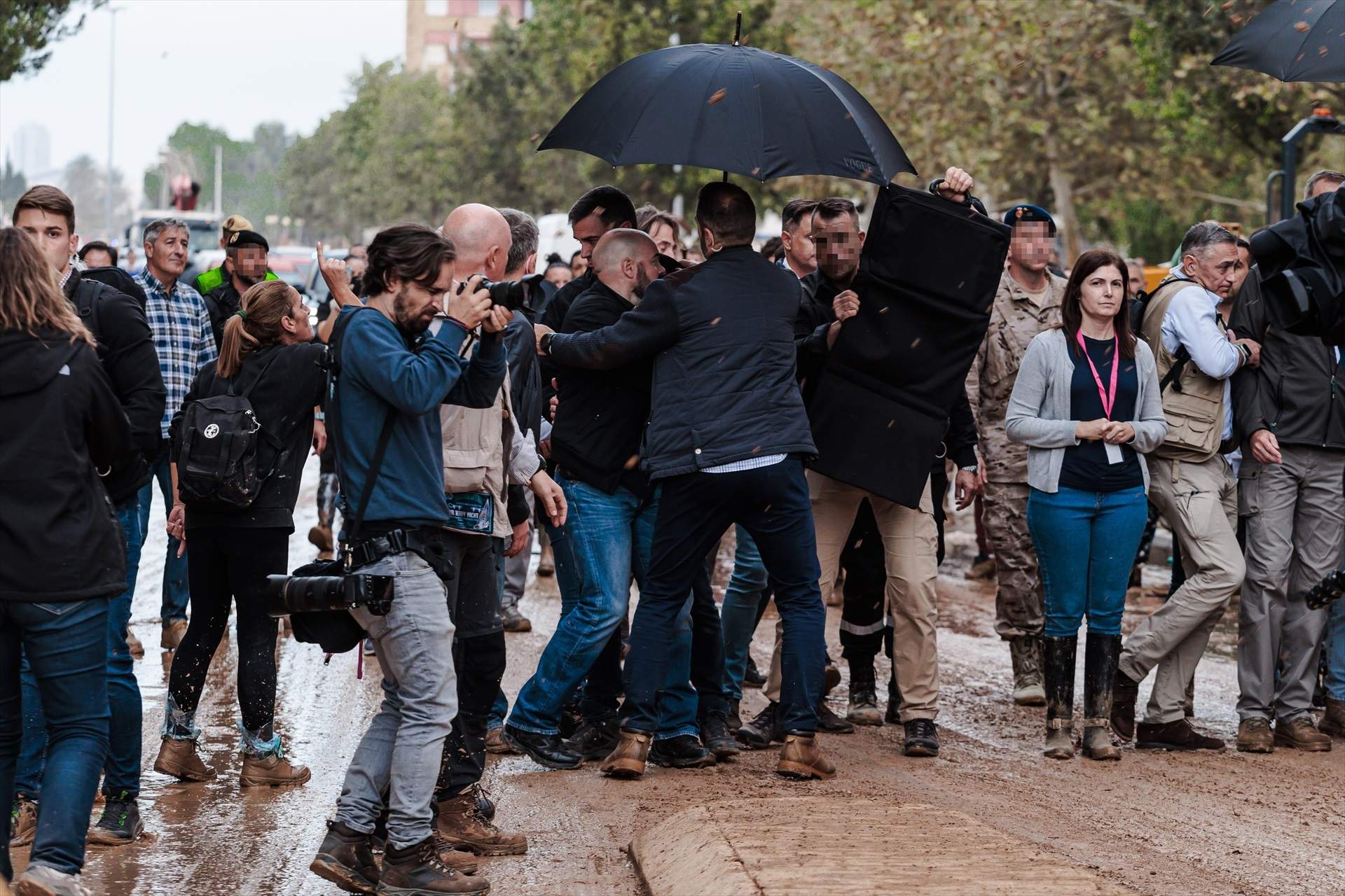 Pedro Sánchez evacuat a Paiporta