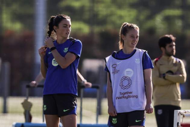 Ingrid Engen Keira Walsh entrenamiento Barça femenino / Foto: Europa Press