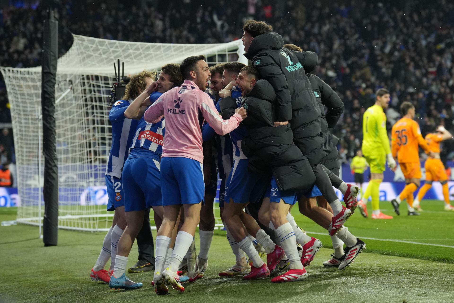 La fe d'un Espanyol bolcat torç un Reial Madrid parsimoniós (1-0)