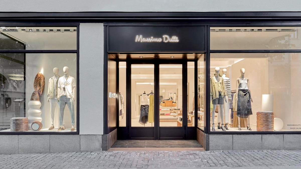 Un toque inesperado: la camiseta de Massimo Dutti que eleva cualquier conjunto