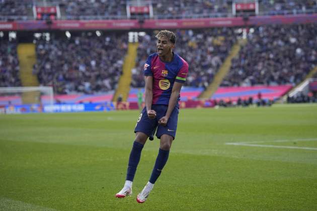 Lamine Yamal celebracio Barça Alabès EFE