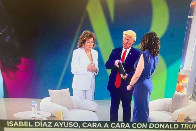 Carlos Latre com a Donald Trump Telecinco 22