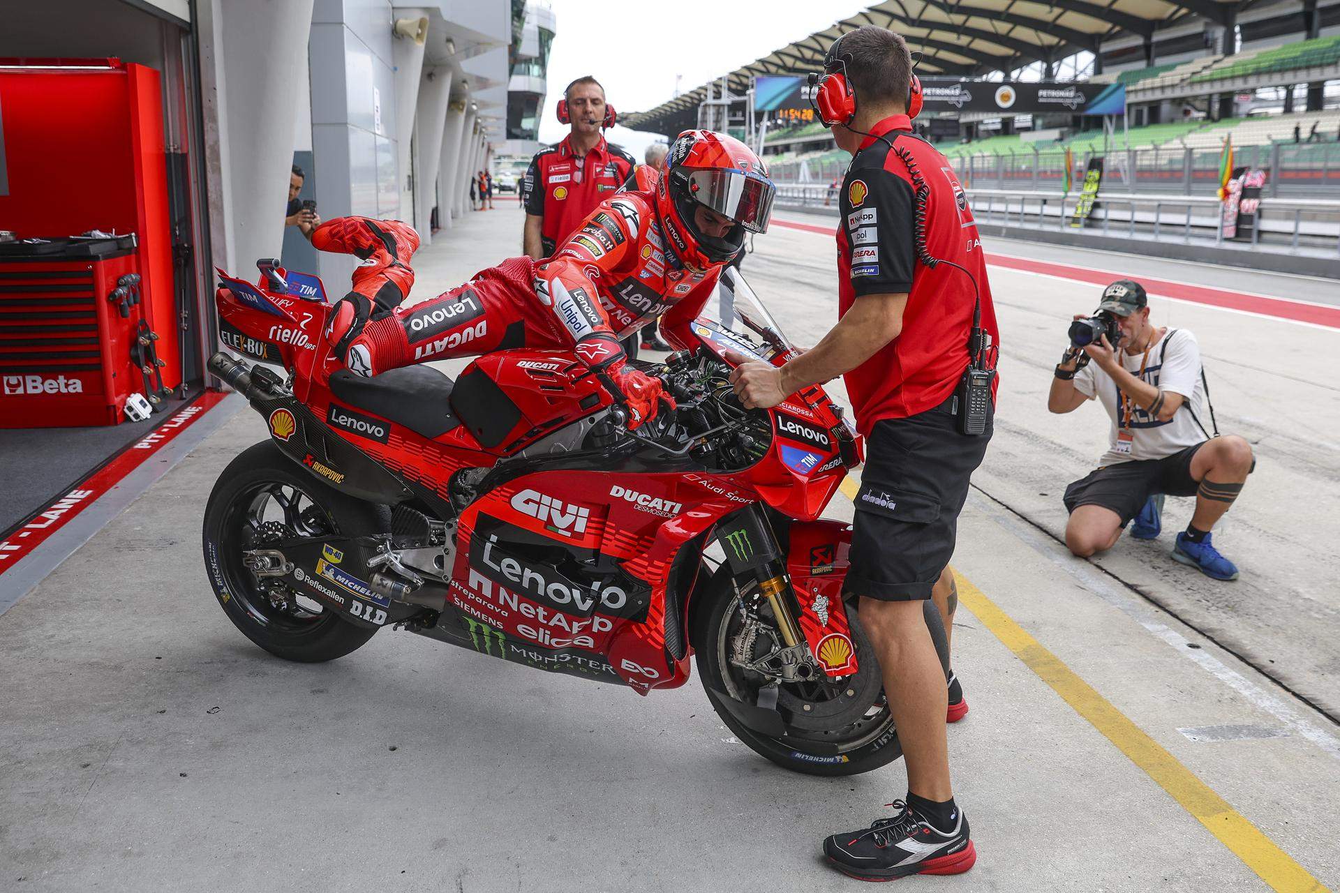 Arrenca MotoGP: Marc Márquez, dels millors; i Jorge Martín, a l'hospital