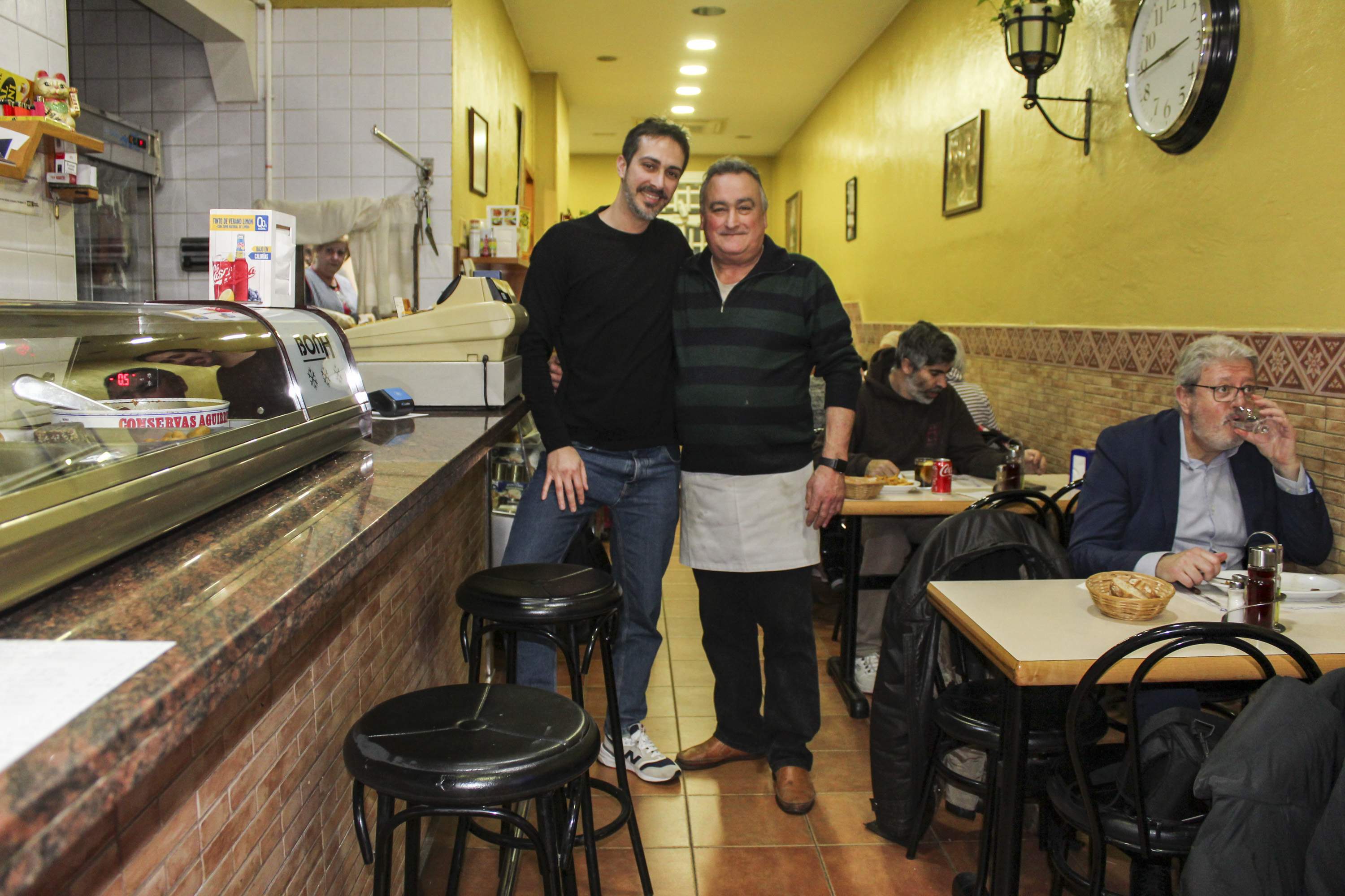 El bar de sempre que alegra els veïns de Sant Antoni amb la seva cuina tradicional i bé de preu