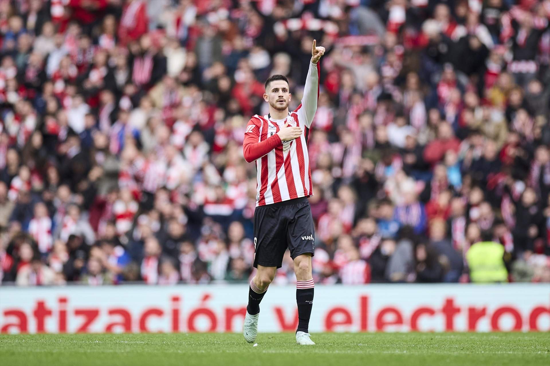 Un hat-trick de Sancet rubrica una còmoda victòria de l'Athletic Club contra un Girona superat (3-0)