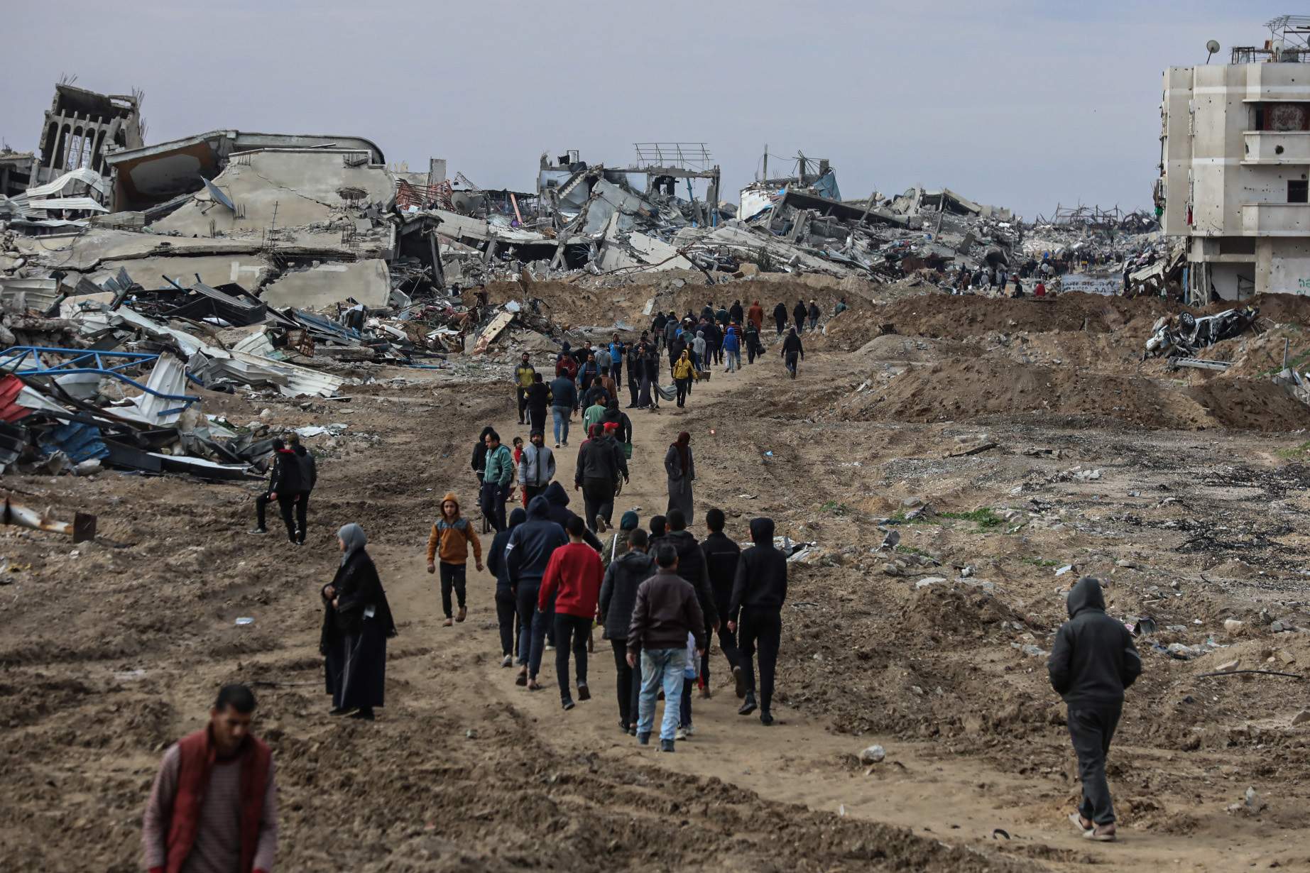 Els palestins tornen al nord de Gaza després de la retirada israeliana del corredor Netzarim