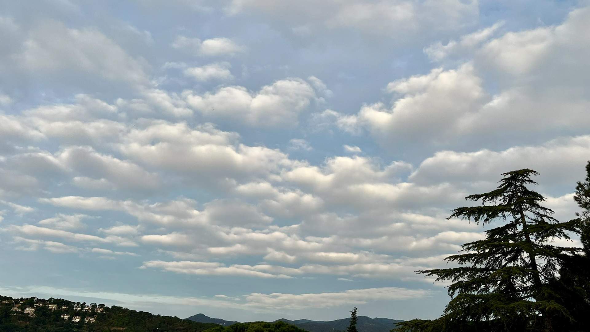 Las nubes no se marchan de Catalunya, ¿lloverá esta semana?